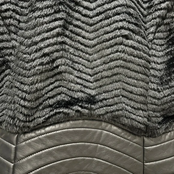 Faux Fur Vest - CI SONO BY CAVALINI - Picture 4 of 5